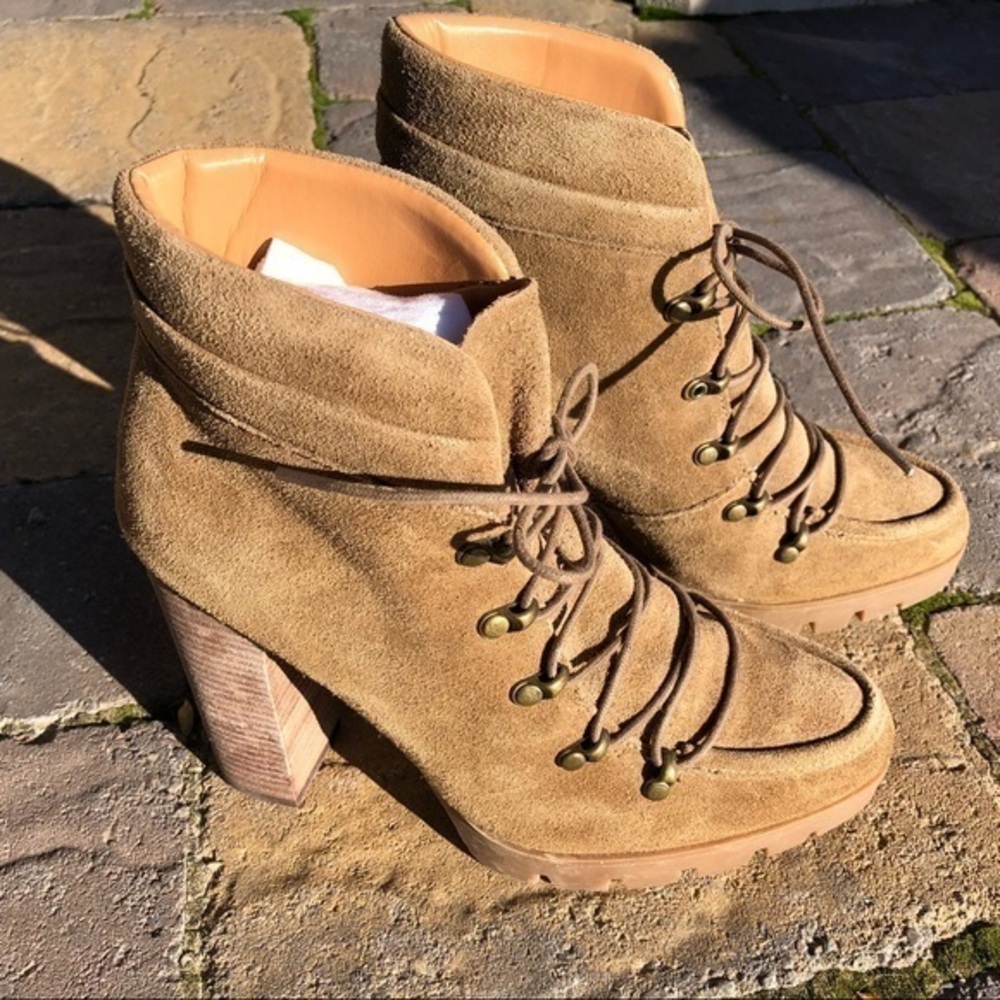 Report Signature Poe Lug Sole Block Heel Suede Leather Platform Bootie Size 8.5